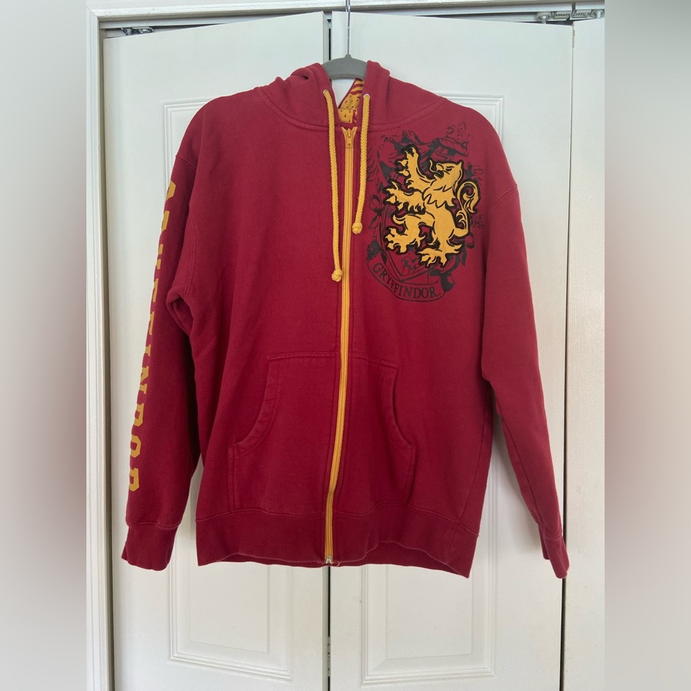 The Wizarding World of Harry Potter Red Fleece-Lined Top